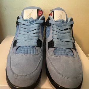 Size 10.5 Jordan 4 Retro University Blue Authentic